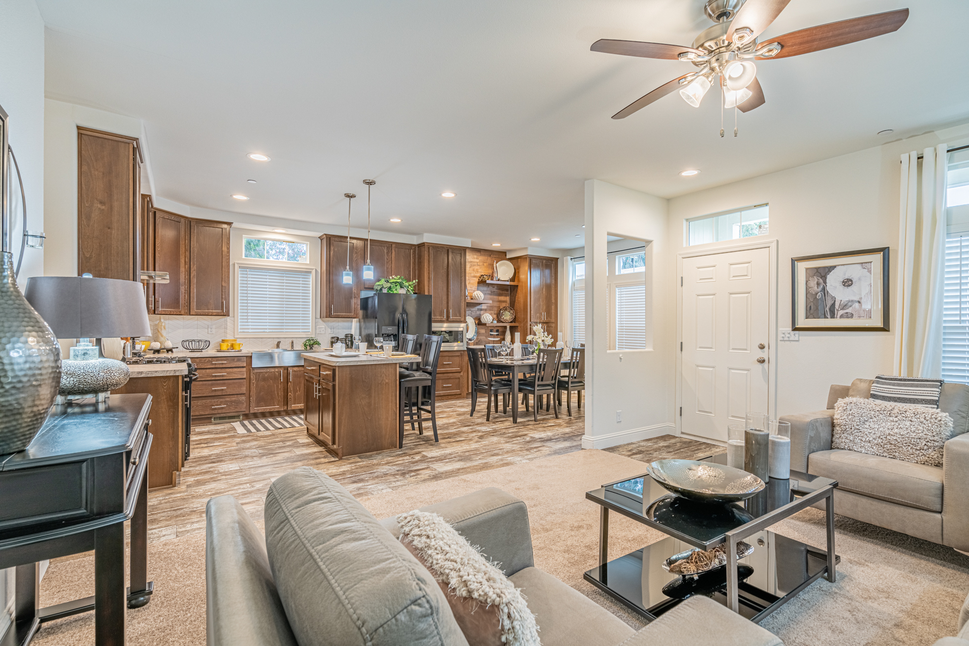 Golden West (California) 2 Bedroom Manufactured Home Perris for