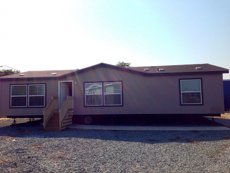 Champion (Lindsay, CA) 3 Bedroom Manufactured Home Price Fighter 4483P