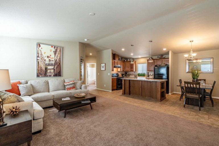 Champion Arizona: Evergreen Home Interior